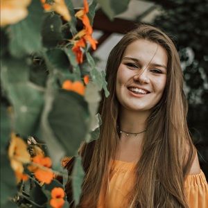 Meet your Posher, Alyssa